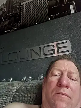 tomtom111111 online show from March 14, 2025, 2:08 pm