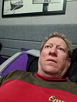 tomtom111111 online show from March 24, 2026, 6:30 pm