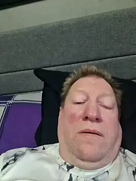 tomtom111111 online show from December 27, 2024, 12:56 pm