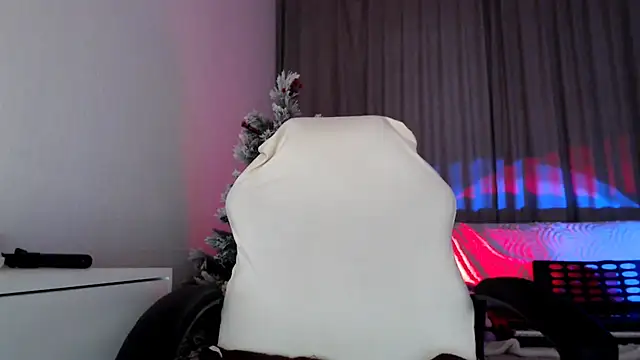 Snapshot of Lili_asian chatting on December 23, 2025, 8:46 am Lili asian online show from December 23, 2025, 8:46 am