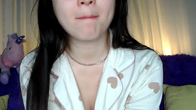 Snapshot of Lili_asian chatting on February 17, 2025, 9:00 pm Lili asian online show from February 17, 2025, 9:00 pm