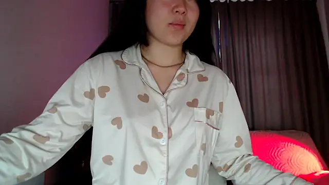 Snapshot of Lili_asian chatting on October 16, 2025, 12:13 pm Lili asian online show from October 16, 2025, 12:13 pm