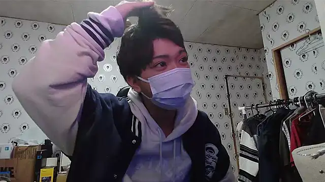 Snapshot of pychan chatting on December 4, 2024, 10:40 am pychan online show from December 4, 2024, 10:40 am