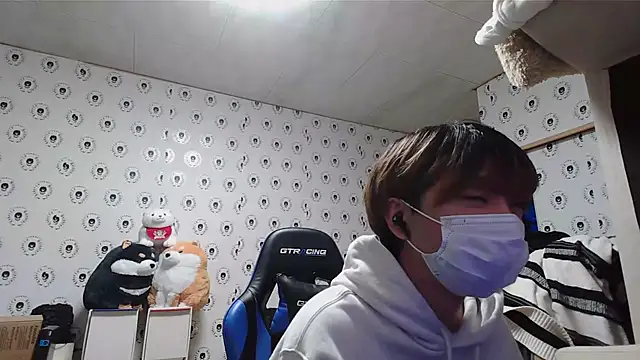 Snapshot of pychan chatting on February 22, 2025, 10:18 am pychan online show from February 22, 2025, 10:18 am