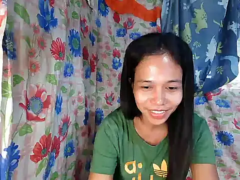 Snapshot of PinaySkinnyGirl chatting on January 9, 2026, 10:28 pm PinaySkinnyGirl online show from January 9, 2026, 10:28 pm
