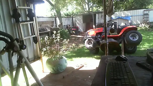 herbie010666 online show from March 11, 2026, 4:17 am