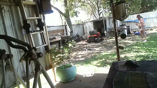 herbie010666 online show from October 22, 2025, 3:39 am