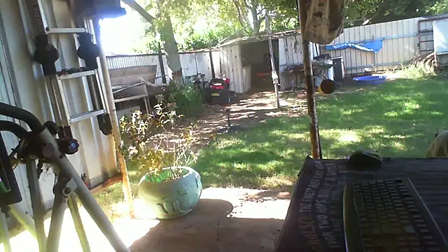 herbie010666 online show from April 14, 2026, 4:06 am