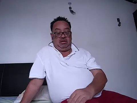 djtomxxx2777 online show from June 20, 2026, 3:28 pm