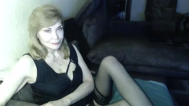 Snapshot of Sexy_Irene chatting on May 20, 2026, 5:04 am Sexy Irene online show from May 20, 2026, 5:04 am