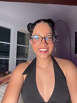 Snapshot of Lauyako chatting on April 8, 2026, 7:37 pm Lauyako online show from April 8, 2026, 7:37 pm