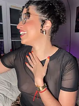 Snapshot of Lauyako chatting on March 22, 2026, 8:43 pm Lauyako online show from March 22, 2026, 8:43 pm