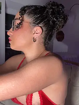 Snapshot of Lauyako chatting on April 9, 2026, 7:31 pm Lauyako online show from April 9, 2026, 7:31 pm