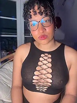 Snapshot of Lauyako chatting on March 4, 2026, 2:58 pm Lauyako online show from March 4, 2026, 2:58 pm