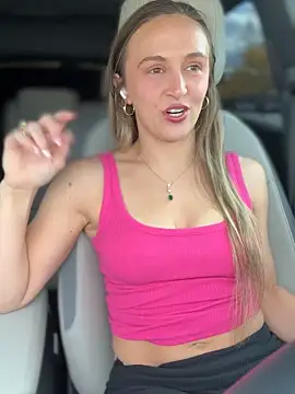 Snapshot of lunagirl13 chatting on October 15, 2025, 5:10 pm lunagirl13 online show from October 15, 2025, 5:10 pm