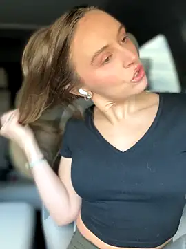 Snapshot of lunagirl13 chatting on September 26, 2025, 4:58 pm lunagirl13 online show from September 26, 2025, 4:58 pm