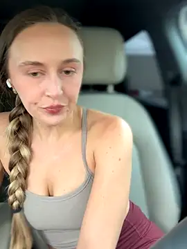 Snapshot of lunagirl13 chatting on September 30, 2025, 8:48 pm lunagirl13 online show from September 30, 2025, 8:48 pm