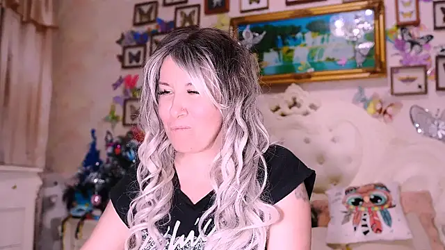 Snapshot of DirtySlut chatting on March 11, 2025, 6:30 pm DirtySlut online show from March 11, 2025, 6:30 pm