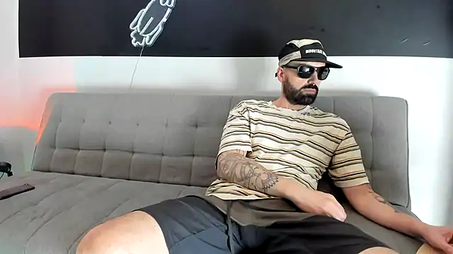 Snapshot of MattxFeet chatting on December 22, 2024, 6:59 pm MattxFeet online show from December 22, 2024, 6:59 pm
