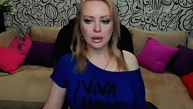 Hotdreamhere online show from May 10, 2026, 3:54 am
