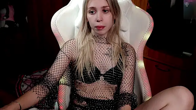 Snapshot of ho1yho1e chatting on October 26, 2025, 7:03 pm ho1yho1e online show from October 26, 2025, 7:03 pm