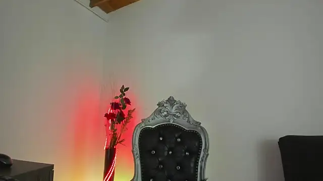 Hela wet online show from February 2, 2025, 11:32 pm