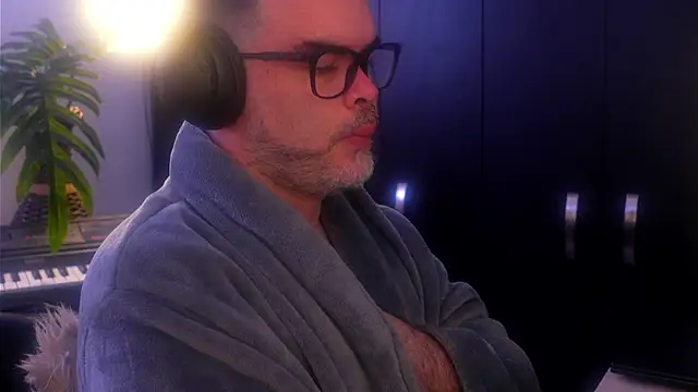 Sanders White online show from September 15, 2025, 1:44 pm