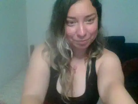 Snapshot of Kamiblacker5 chatting on December 2, 2025, 12:11 am Kamiblacker5 online show from December 2, 2025, 12:11 am