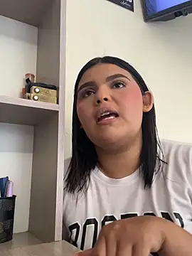 Lia sexx online show from March 26, 2026, 6:39 pm