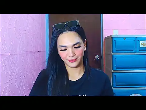 Snapshot of WONDERWOMAN2023 chatting on November 23, 2025, 7:57 pm WONDERWOMAN2023 online show from November 23, 2025, 7:57 pm