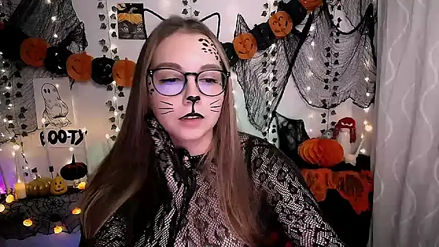 Snapshot of SweetPrincess_ chatting on October 28, 2025, 9:08 am SweetPrincess online show from October 28, 2025, 9:08 am