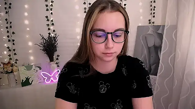 Snapshot of SweetPrincess_ chatting on September 15, 2025, 5:30 am SweetPrincess online show from September 15, 2025, 5:30 am