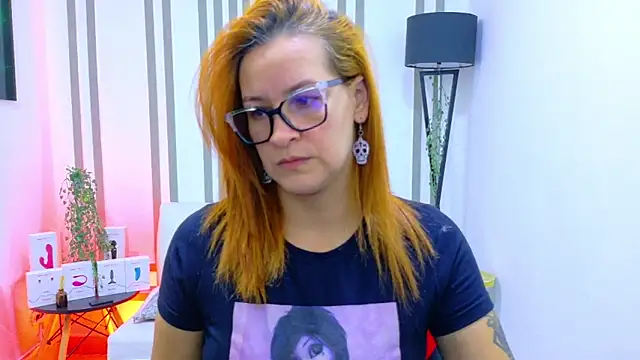 Britney taylor  online show from November 12, 2025, 9:40 pm