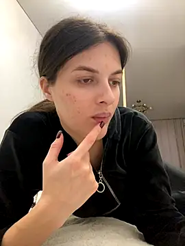 little belucci online show from October 24, 2025, 2:16 pm