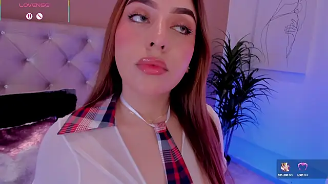 Snapshot of MaddyyLennon chatting on March 8, 2025, 2:40 pm MaddyyLennon online show from March 8, 2025, 2:40 pm