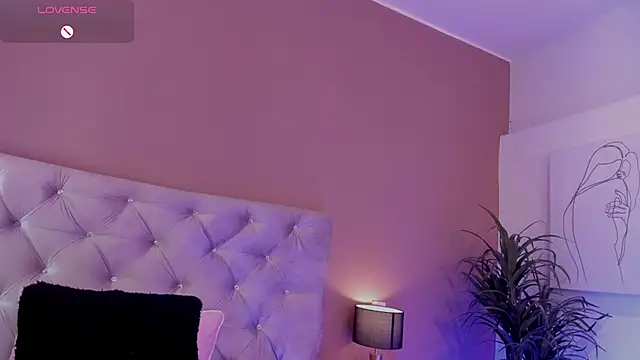 Snapshot of MaddyyLennon chatting on February 17, 2025, 5:12 pm MaddyyLennon online show from February 17, 2025, 5:12 pm