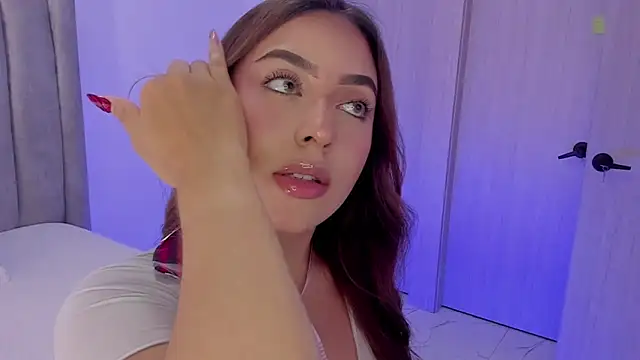 MaddyyLennon online show from March 28, 2026, 7:48 pm