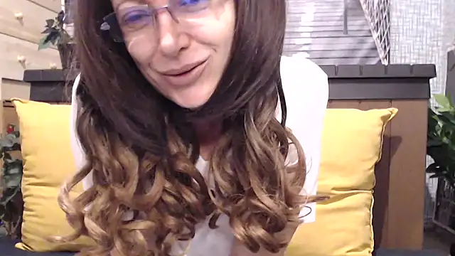 Snapshot of lilianleight chatting on November 22, 2025, 10:58 am lilianleight online show from November 22, 2025, 10:58 am