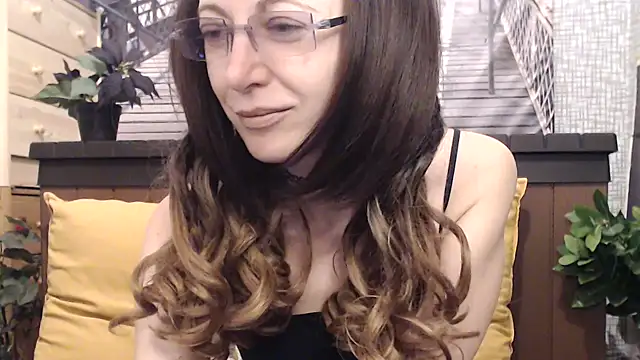 Snapshot of lilianleight chatting on April 13, 2026, 10:30 am lilianleight online show from April 13, 2026, 10:30 am