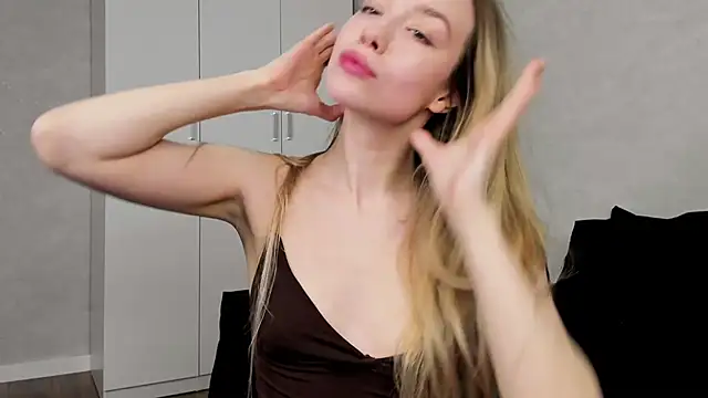 mary shiota online show from October 29, 2025, 10:14 am