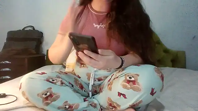 Snapshot of insatiableeee chatting on March 3, 2026, 1:23 am insatiableeee online show from March 3, 2026, 1:23 am