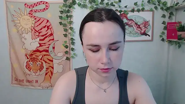 VeryVeryVeryShy  online show from May 26, 2026, 5:49 am