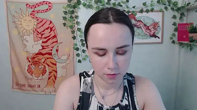 VeryVeryVeryShy  online show from May 25, 2026, 5:40 am
