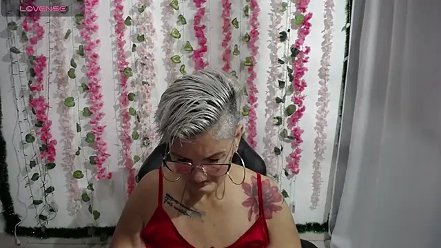 Snapshot of bety-cum2 chatting on February 4, 2025, 1:38 pm bety-cum2 online show from February 4, 2025, 1:38 pm