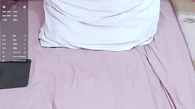 Snapshot of Heartful_BBW chatting on November 4, 2025, 6:17 am Heartful BBW online show from November 4, 2025, 6:17 am