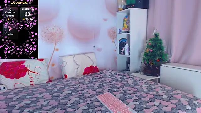 mooncandygirl online show from February 6, 2026, 12:12 pm