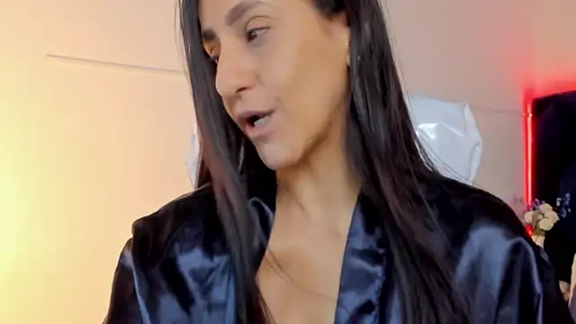 lauren fit online show from March 31, 2026, 6:43 pm