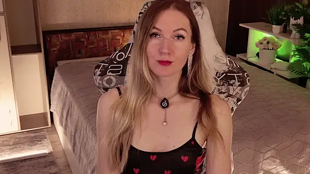 Snapshot of Hello_Lisha chatting on July 7, 2026, 8:29 am Hello Lisha online show from July 7, 2026, 8:29 am