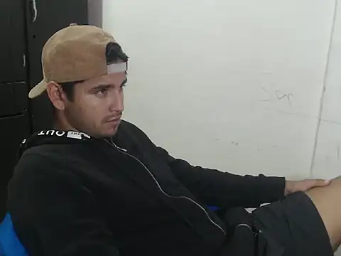 kylian 07 online show from November 14, 2025, 2:15 am