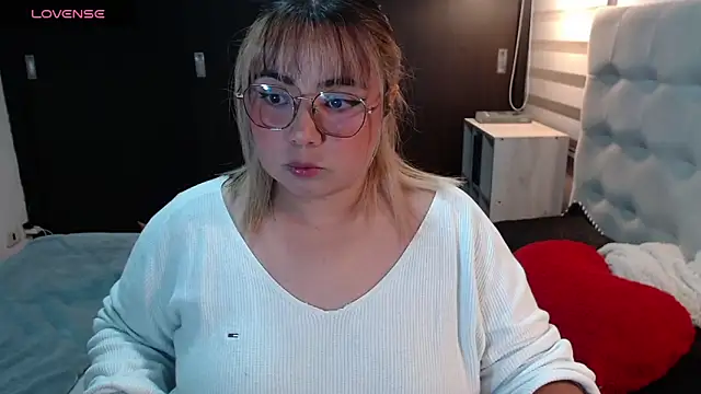 yini angel online show from May 20, 2026, 2:52 am